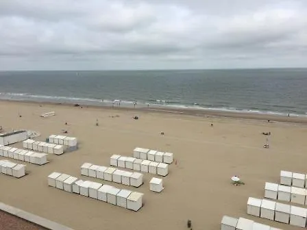 Zeedijk, A Seafront Very Close To Bruges Apartment