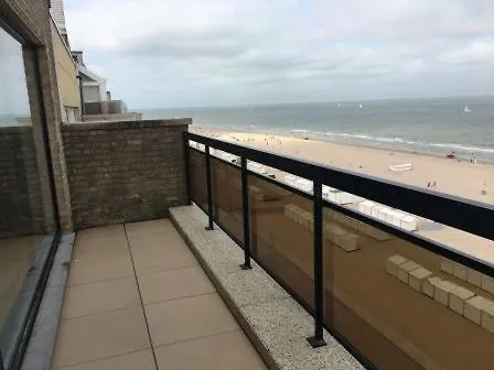 Zeedijk, A Seafront Very Close To Bruges Appartement Wenduine